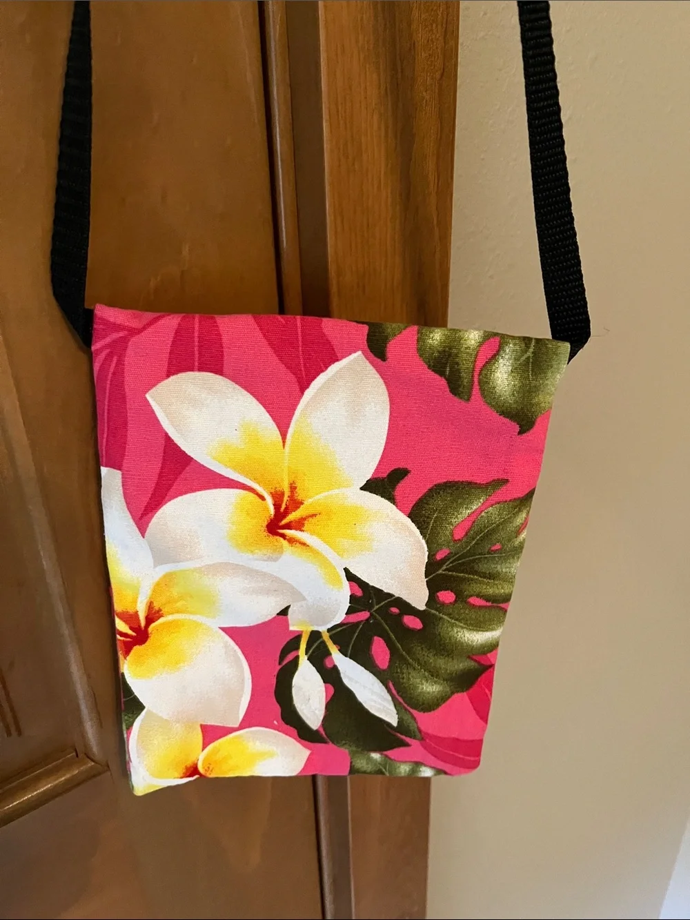 Handmade by Island Aloha Wear in Hawaii, Cross Body bag.